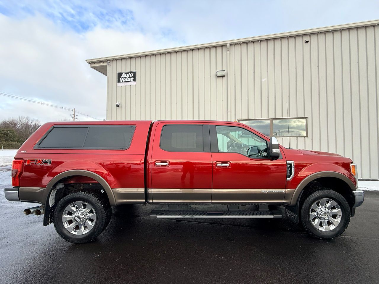 Ford Super Duty F-350 SRW Lariat 4WD Crew Cab 6.75' Box 2017