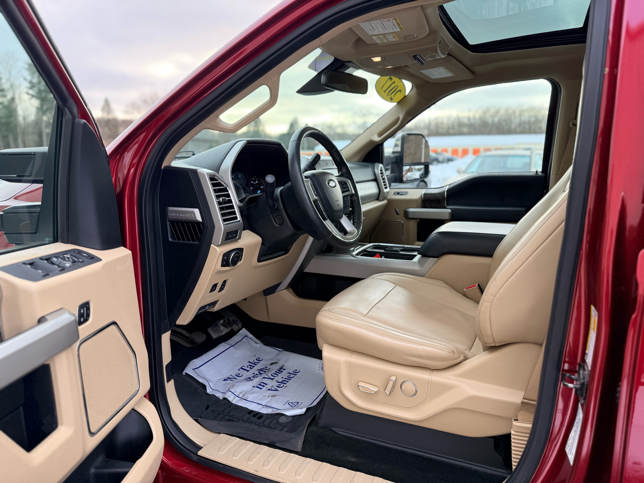 Ford Super Duty F-350 SRW Lariat 4WD Crew Cab 6.75' Box 2017