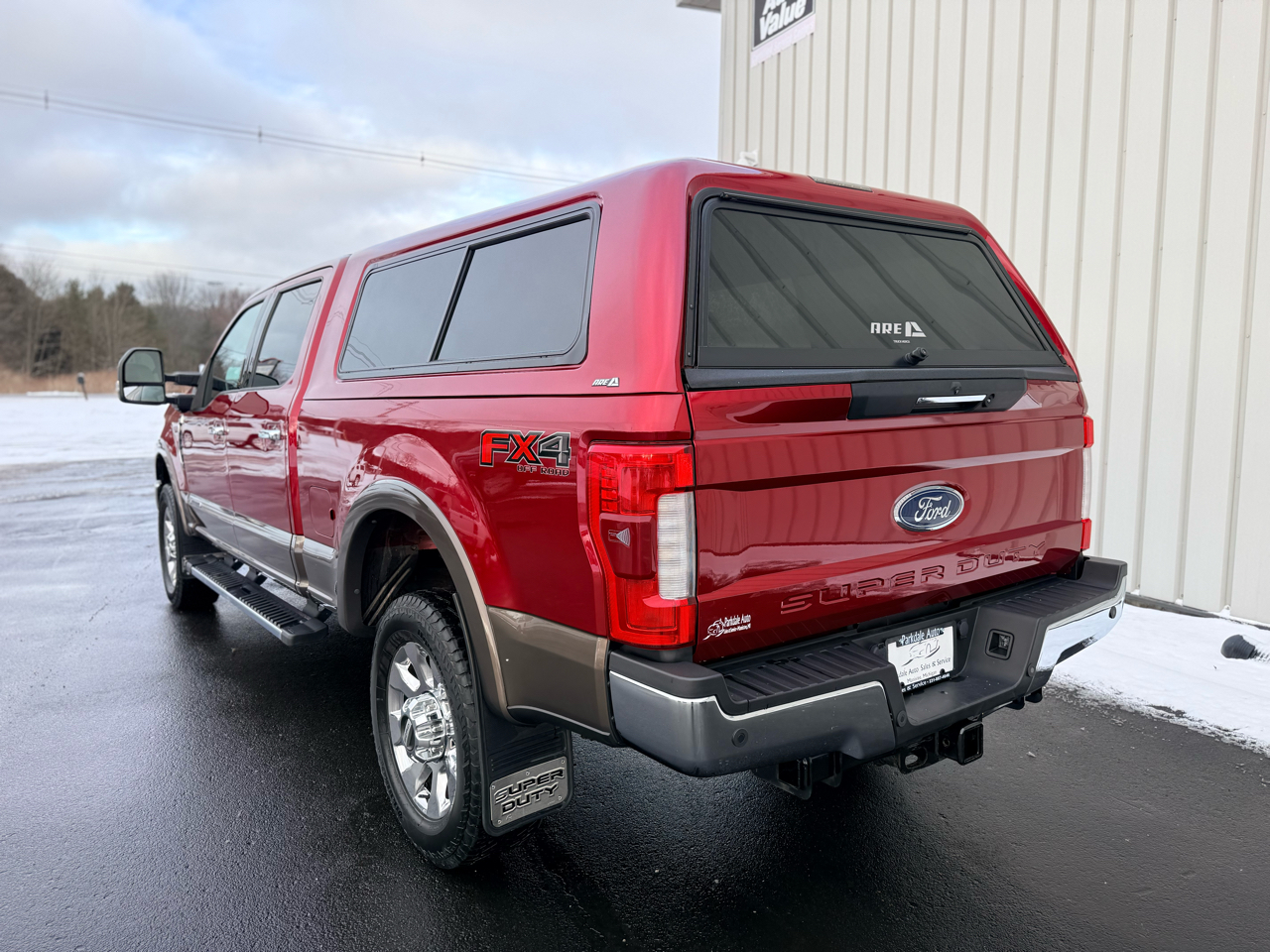 Ford Super Duty F-350 SRW Lariat 4WD Crew Cab 6.75' Box 2017