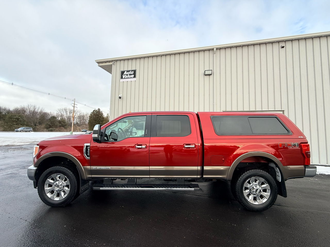 Ford Super Duty F-350 SRW Lariat 4WD Crew Cab 6.75' Box 2017