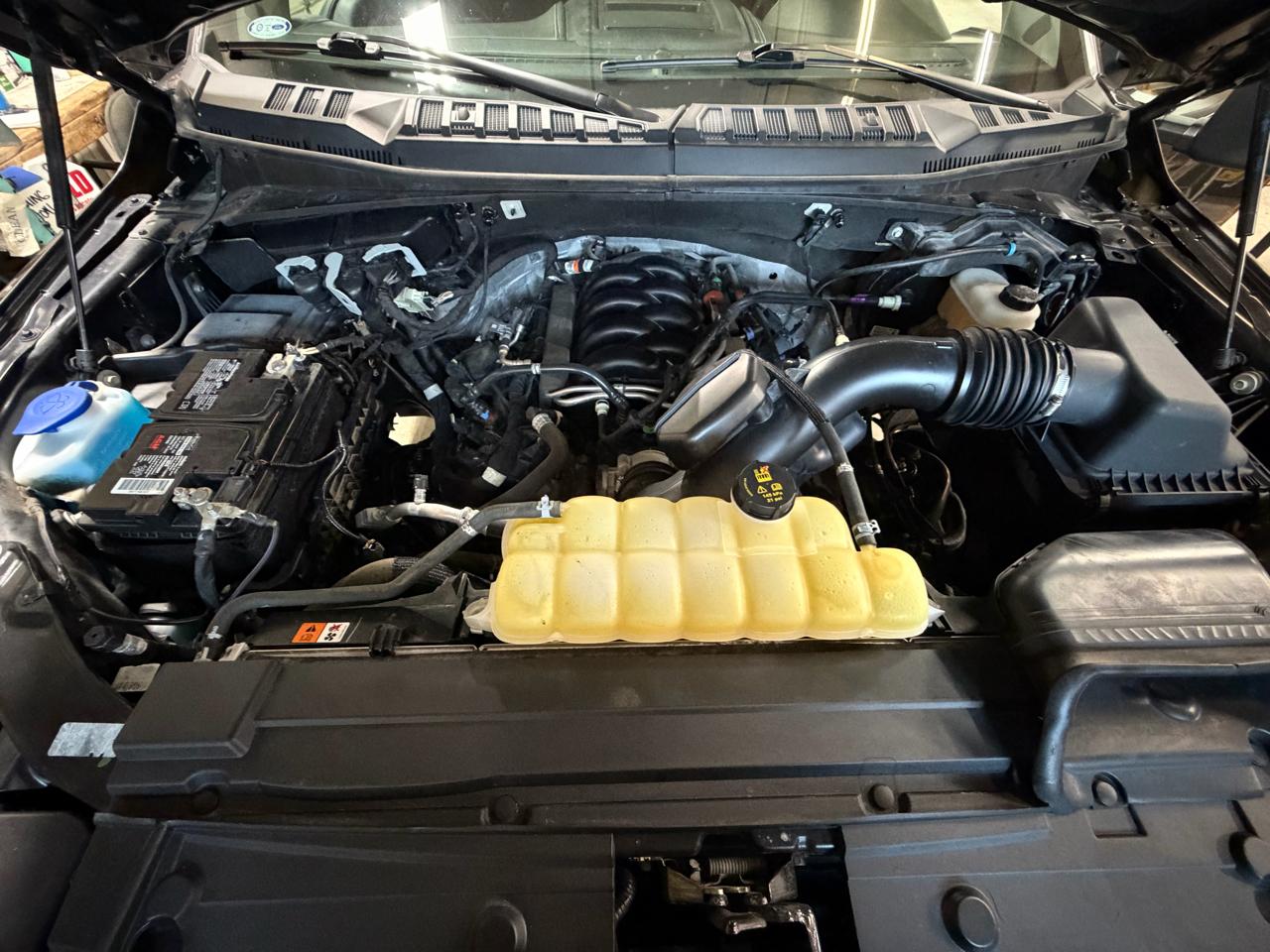 Ford F-150 4WD SuperCrew 145" Lariat 2020