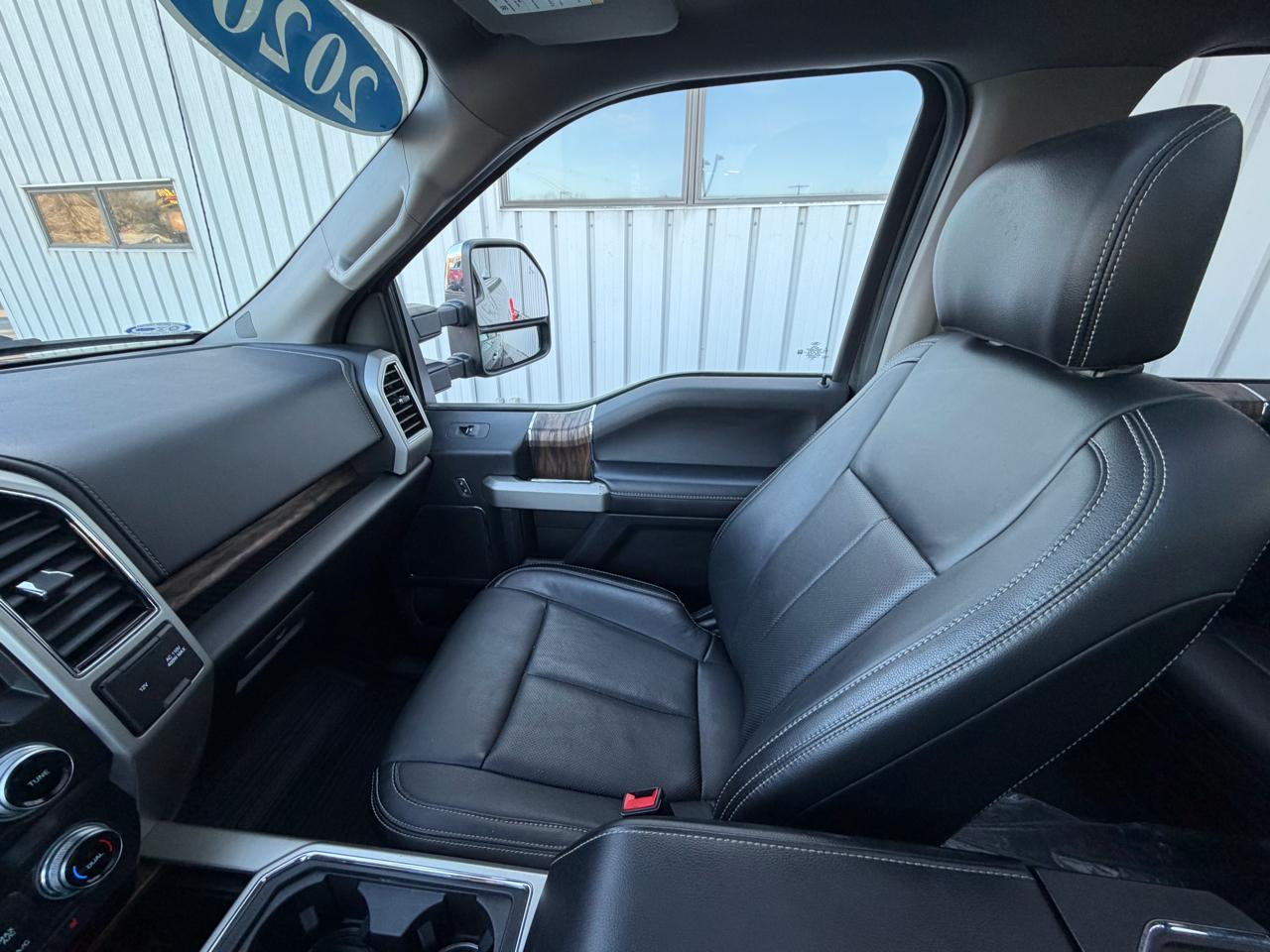 Ford F-150 4WD SuperCrew 145" Lariat 2020