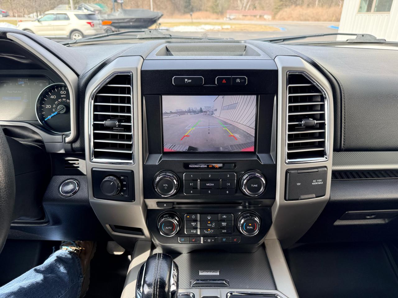 Ford F-150 4WD SuperCab 145" Lariat 2015