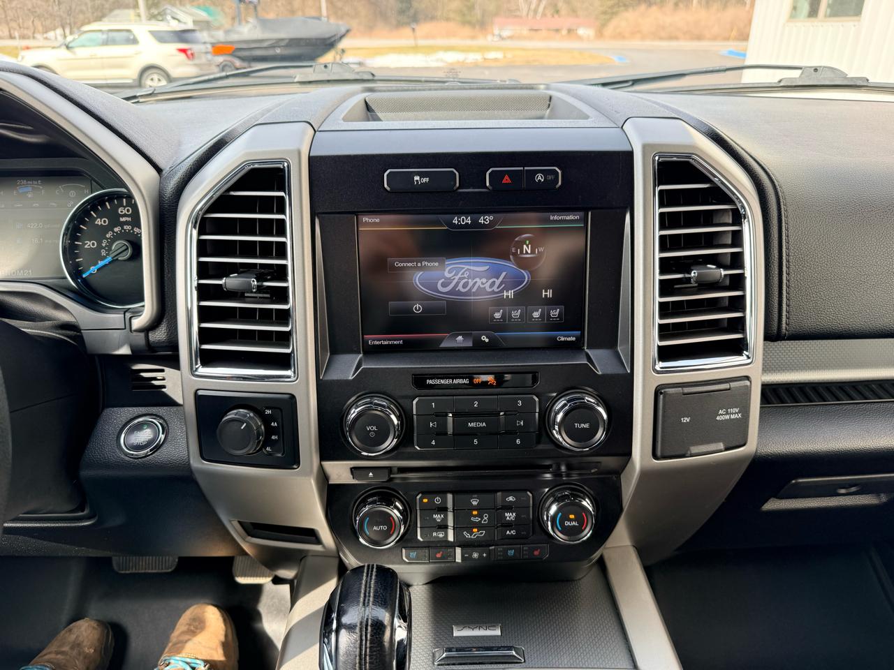 Ford F-150 4WD SuperCab 145" Lariat 2015