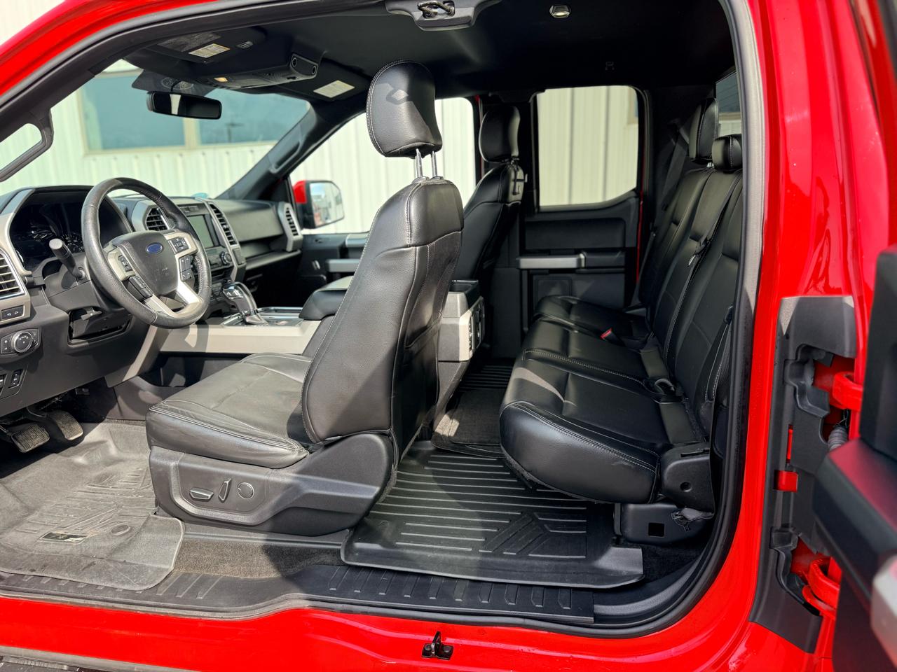 Ford F-150 4WD SuperCab 145" Lariat 2015