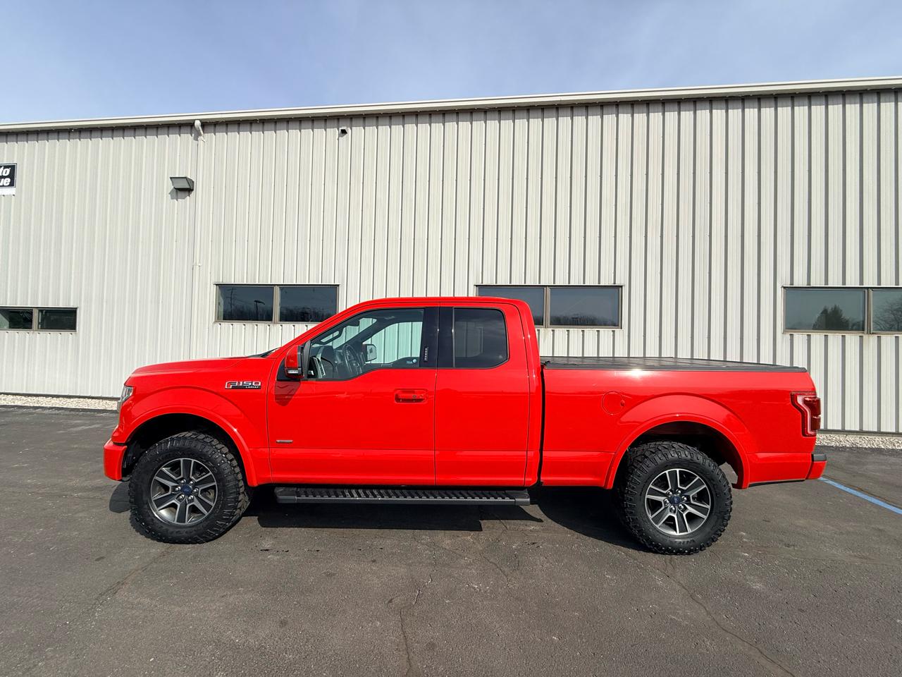 Ford F-150 4WD SuperCab 145" Lariat 2015