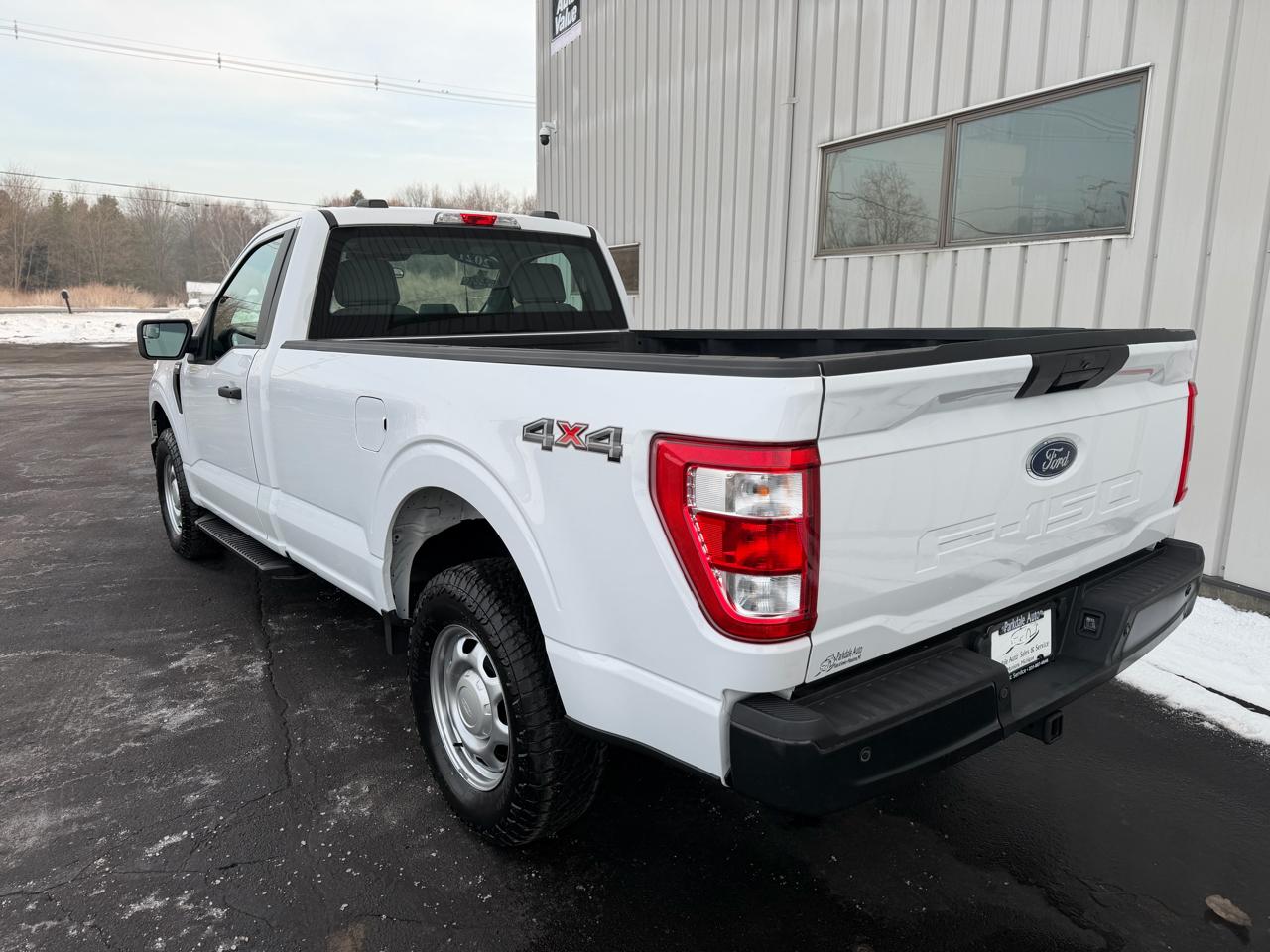 Ford F-150 XLT 4WD Reg Cab 8' Box 2021