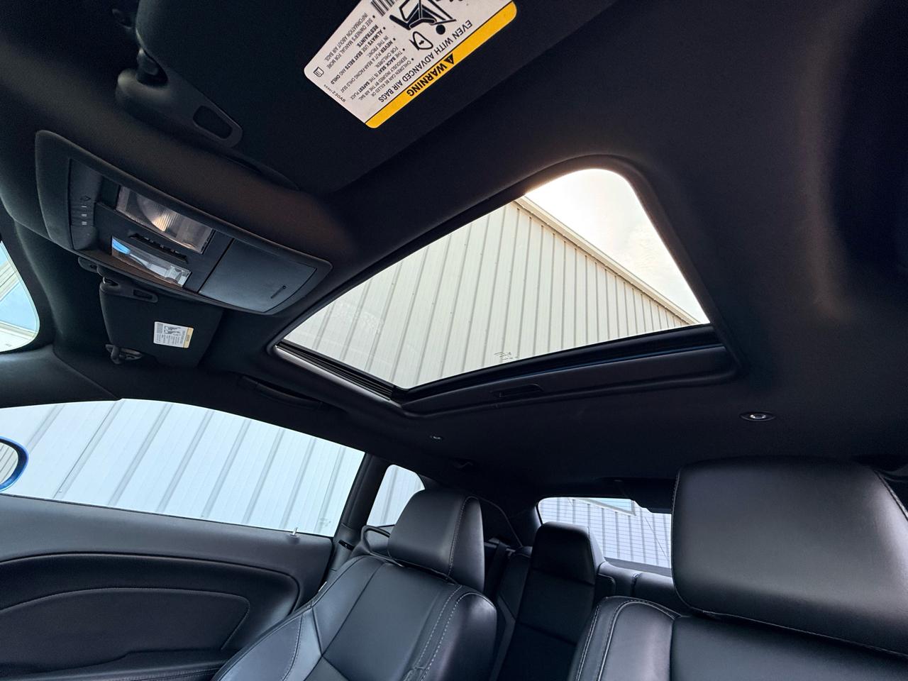 Dodge Challenger 2dr Cpe SXT Plus 2015