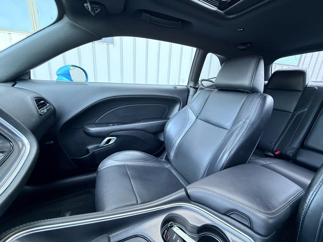 Dodge Challenger 2dr Cpe SXT Plus 2015