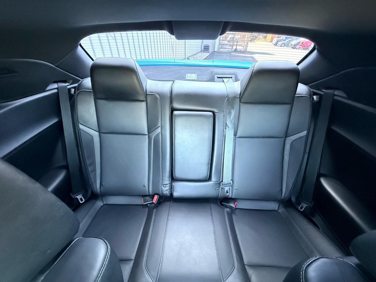 Dodge Challenger 2dr Cpe SXT Plus 2015