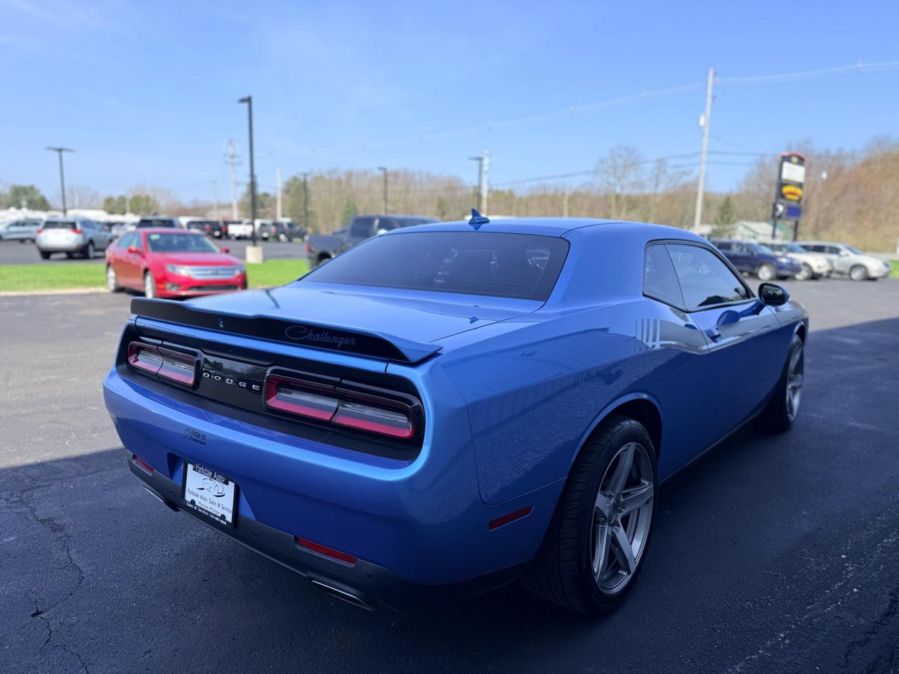Dodge Challenger 2dr Cpe SXT Plus 2015