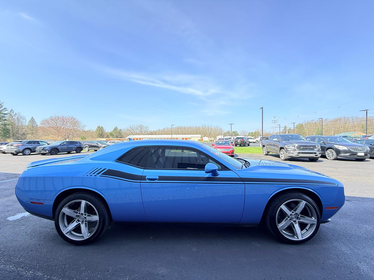 Dodge Challenger 2dr Cpe SXT Plus 2015