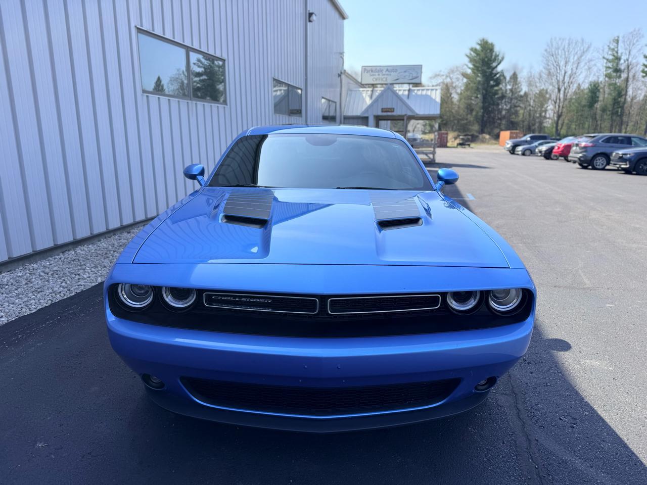 Dodge Challenger 2dr Cpe SXT Plus 2015