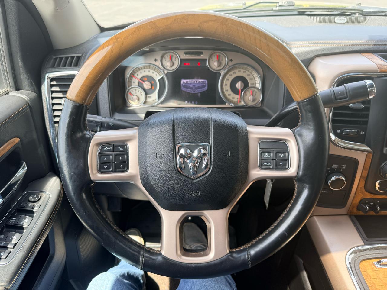 RAM 2500 4WD Crew Cab 149" Laramie Longhorn 2016