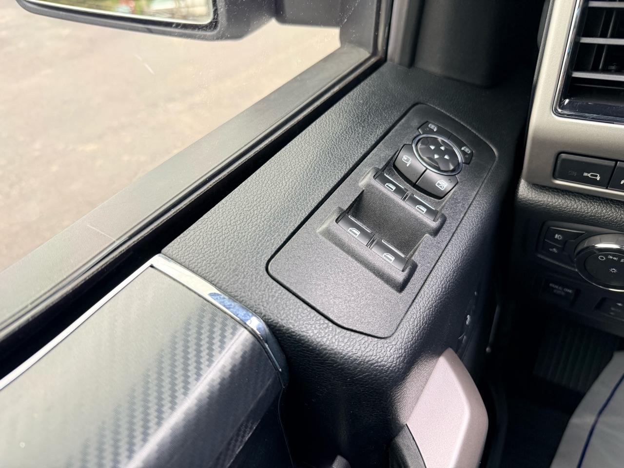 Ford F-150 SuperCrew 139" Lariat 4WD 2020