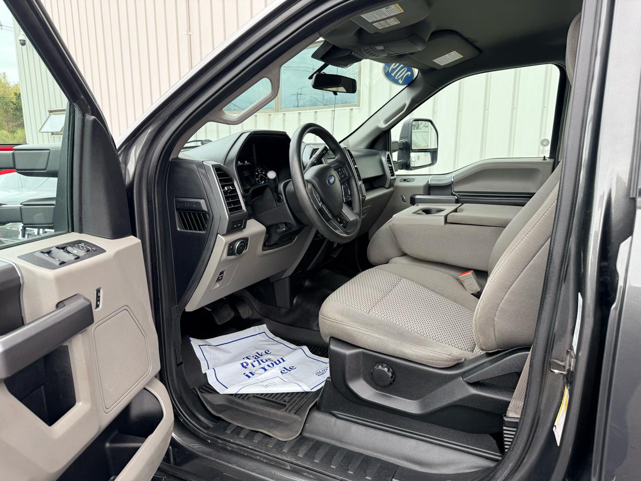 Ford F-150 SuperCrew 139" XLT 4WD 2019