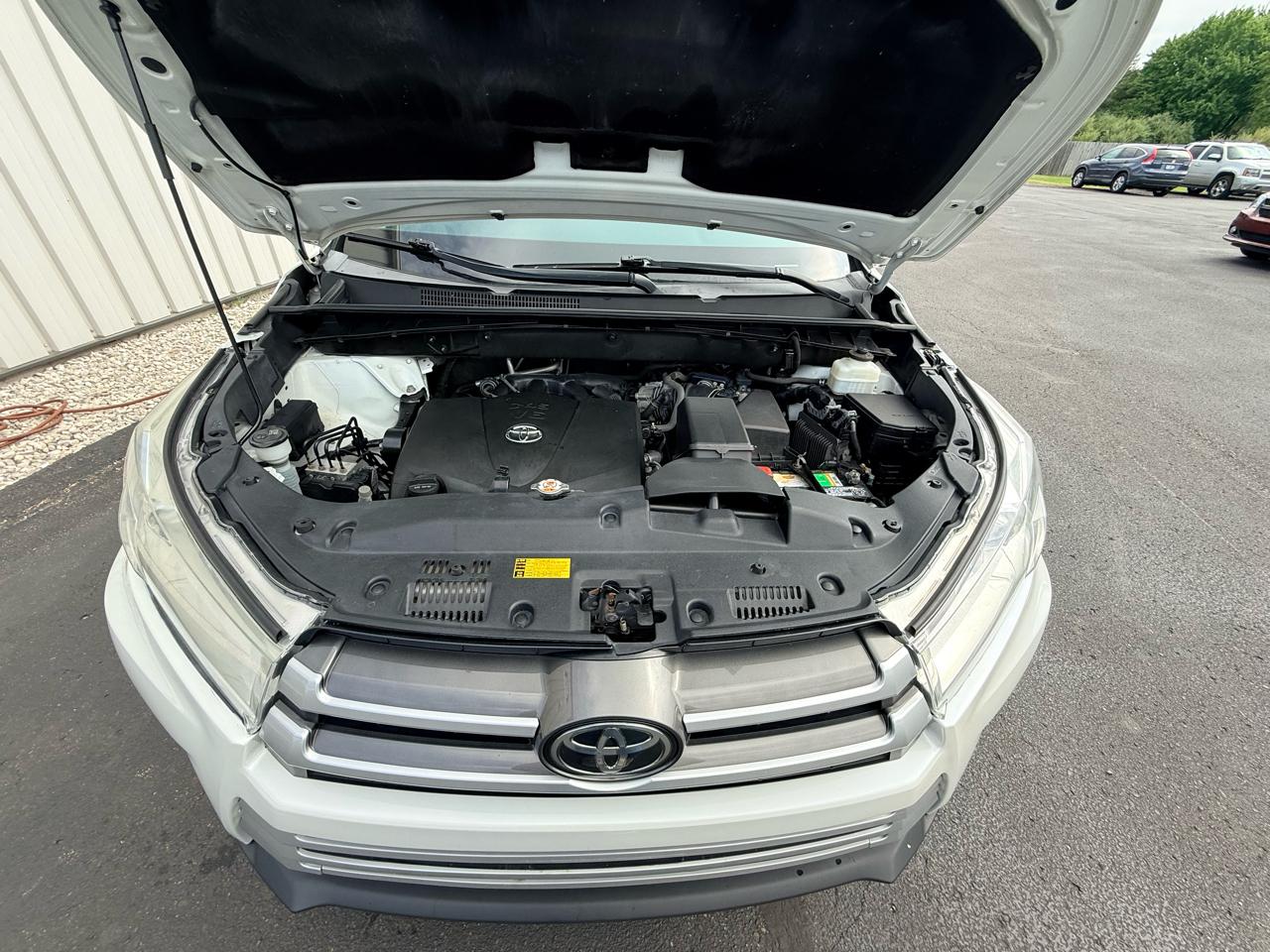 Toyota Highlander XLE AWD V6 2019