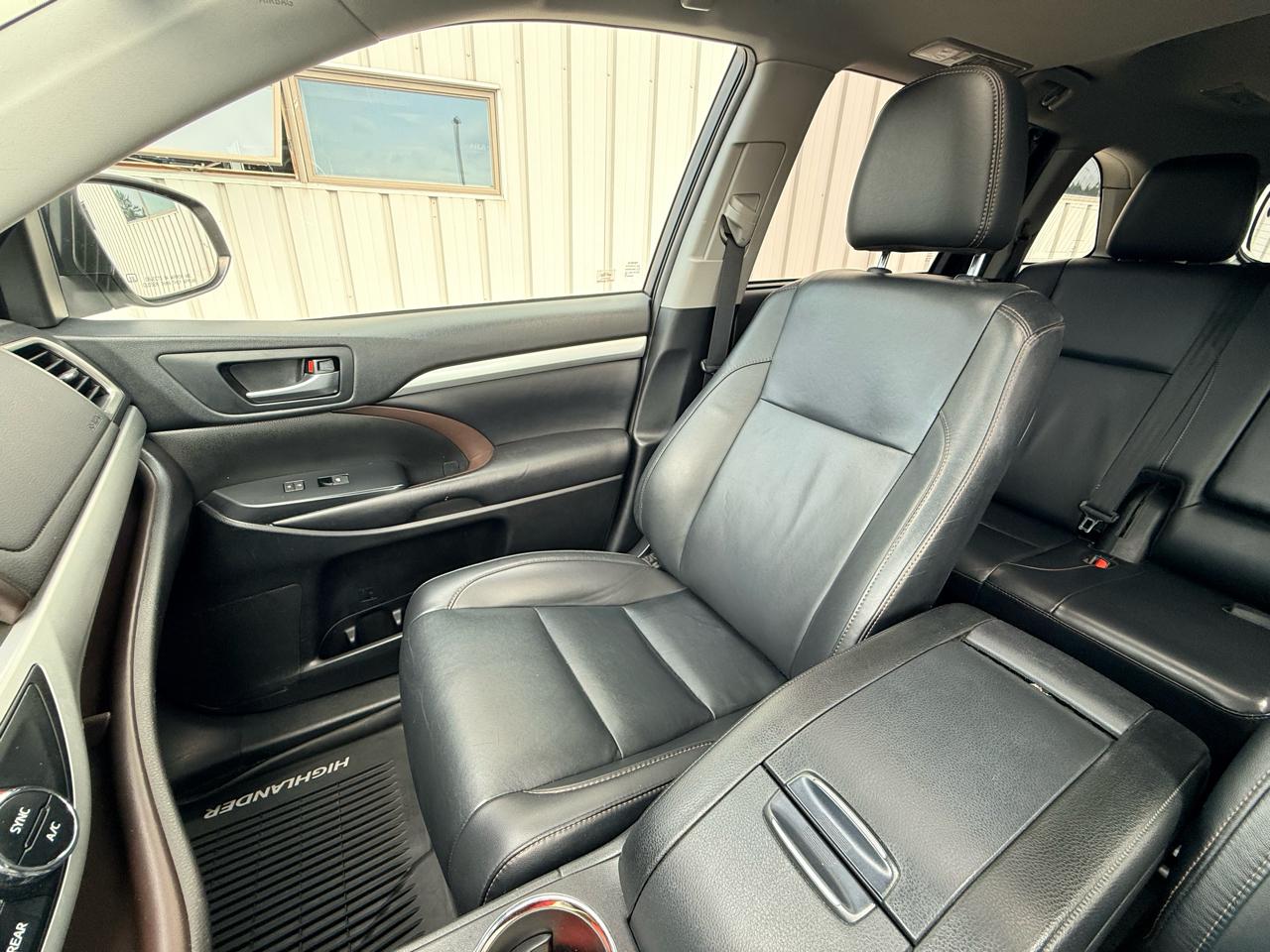 Toyota Highlander XLE AWD V6 2019