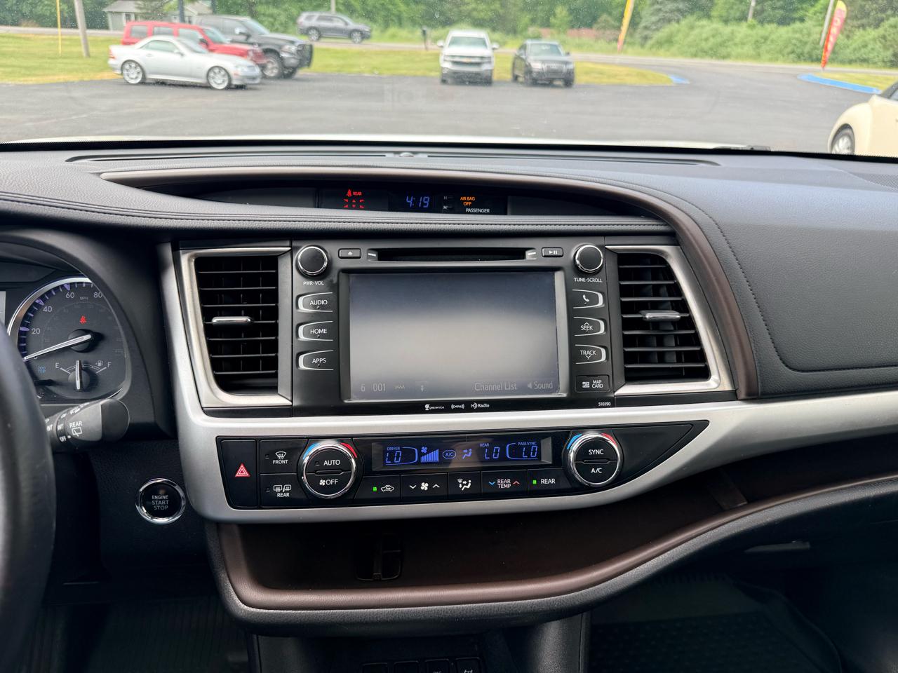 Toyota Highlander XLE AWD V6 2019