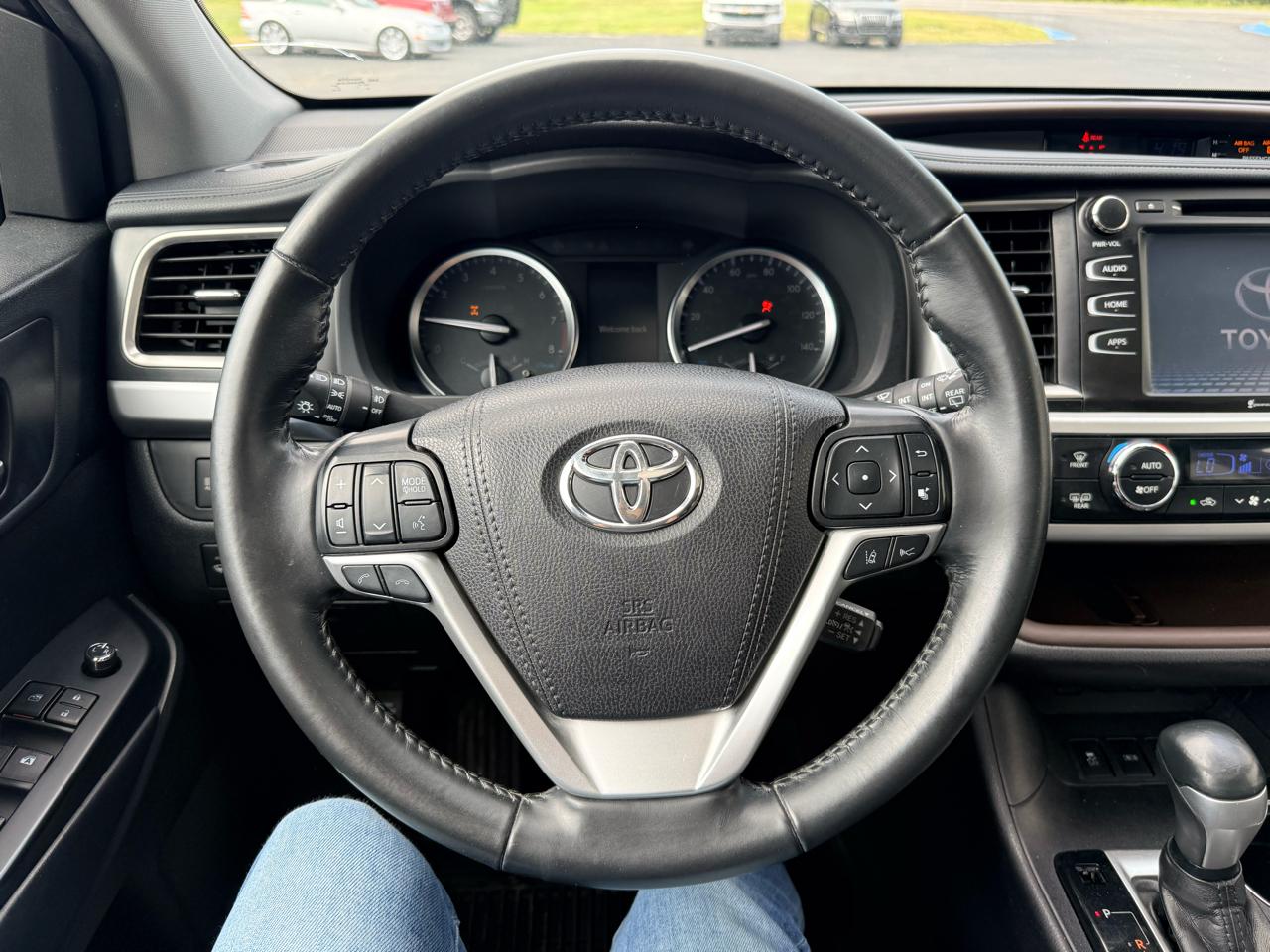 Toyota Highlander XLE AWD V6 2019