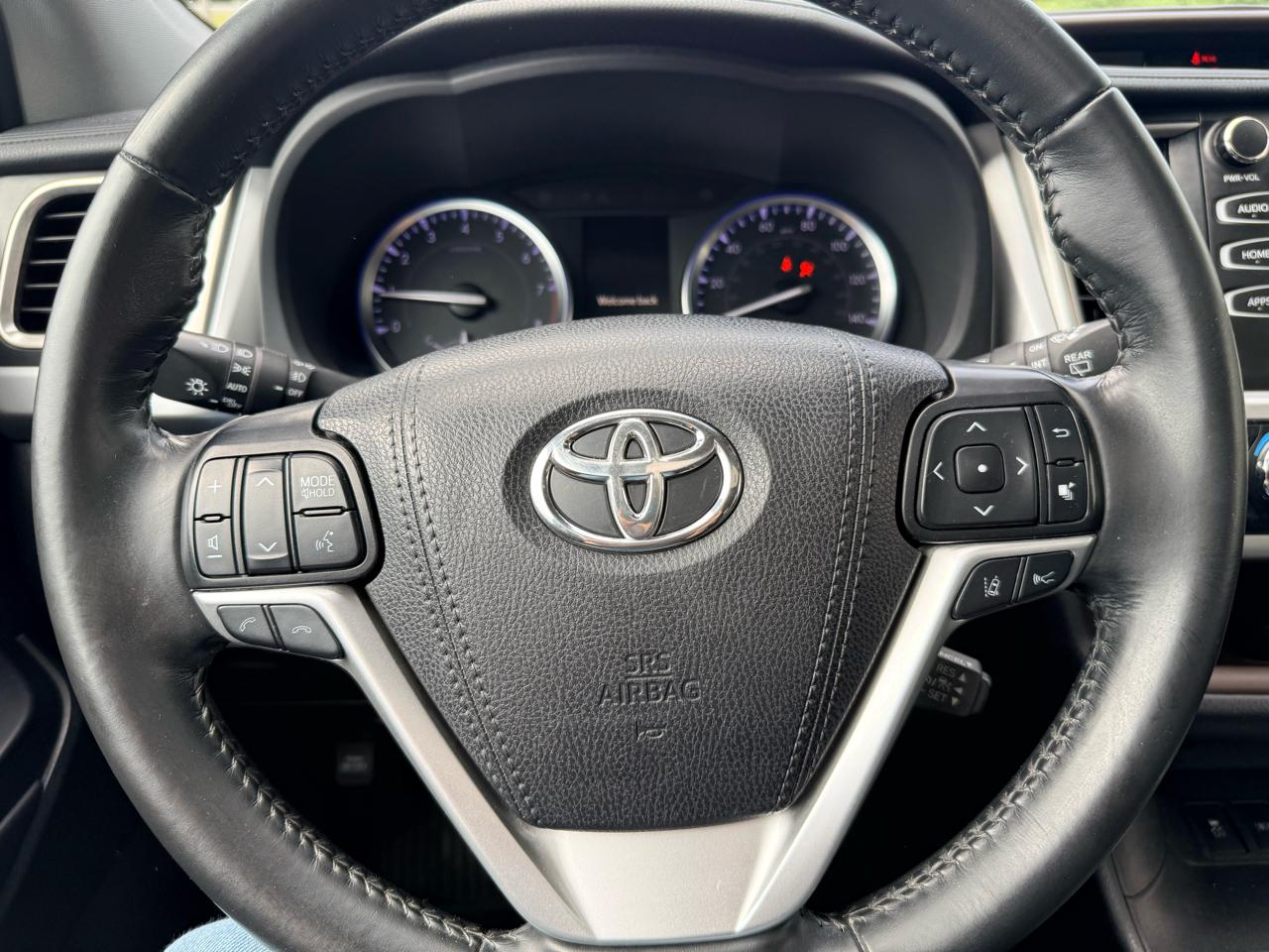 Toyota Highlander XLE AWD V6 2019
