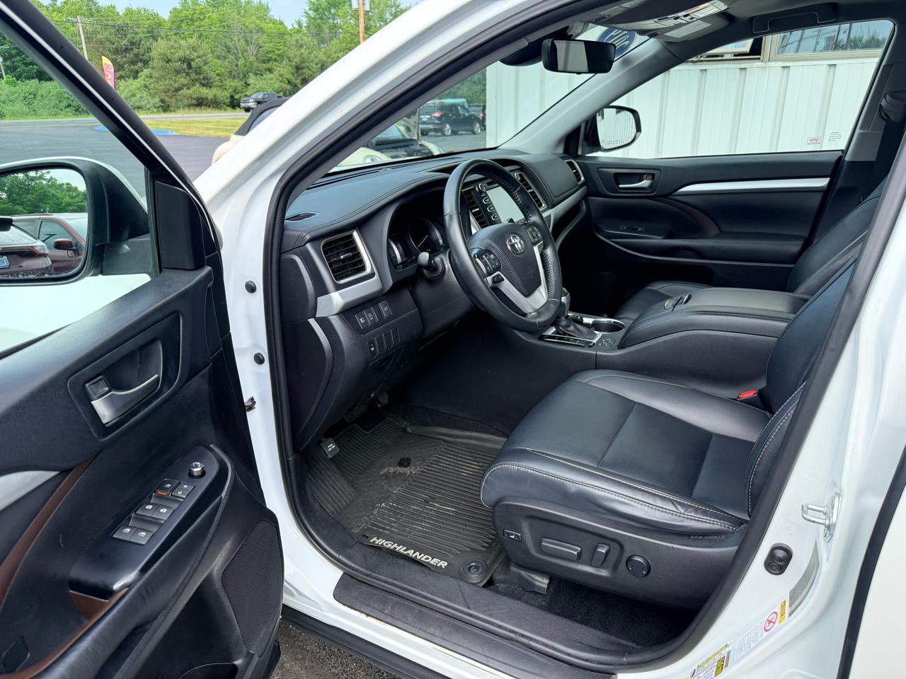 Toyota Highlander XLE AWD V6 2019