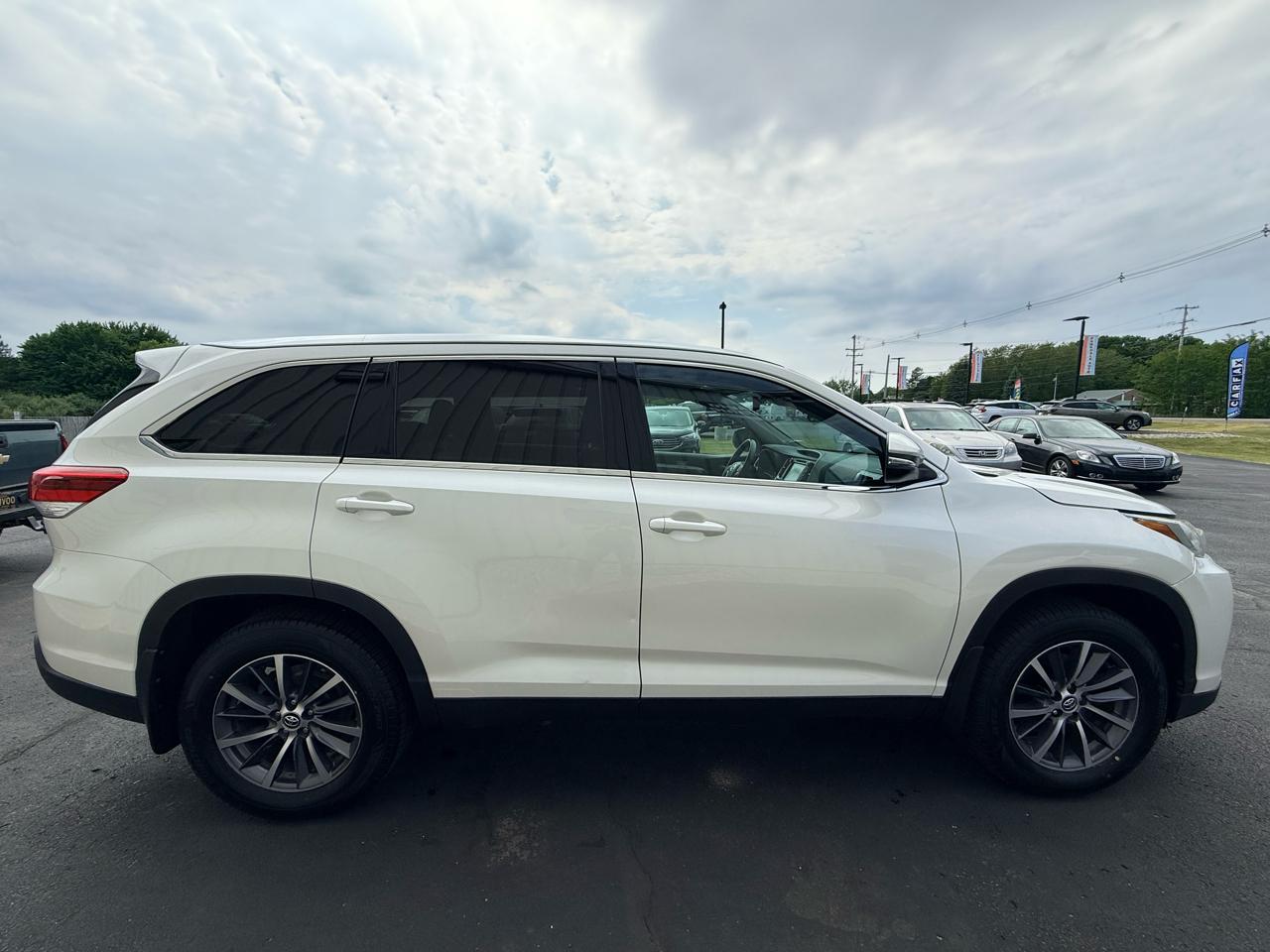 Toyota Highlander XLE AWD V6 2019
