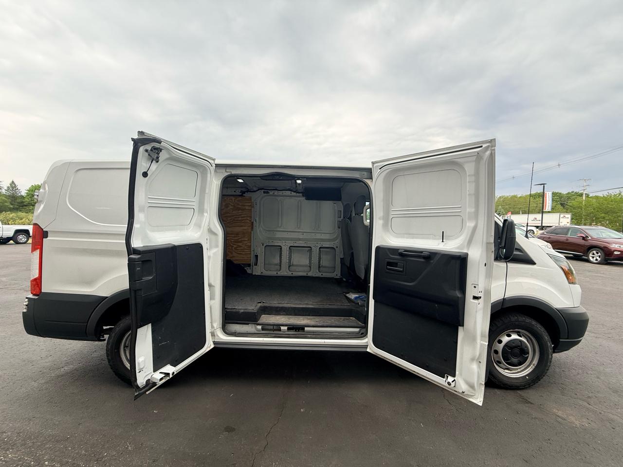 Ford Transit Cargo Van T-150 130" Low Rf 8600 GVWR Swing-Out RH Dr 2016