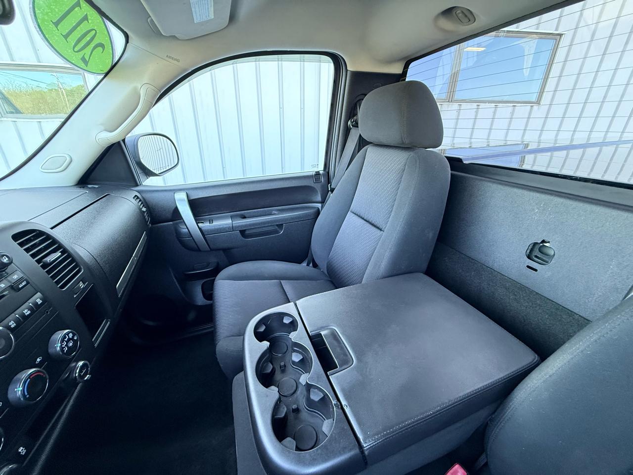 Chevrolet Silverado 1500 4WD Reg Cab 119.0" LT 2011