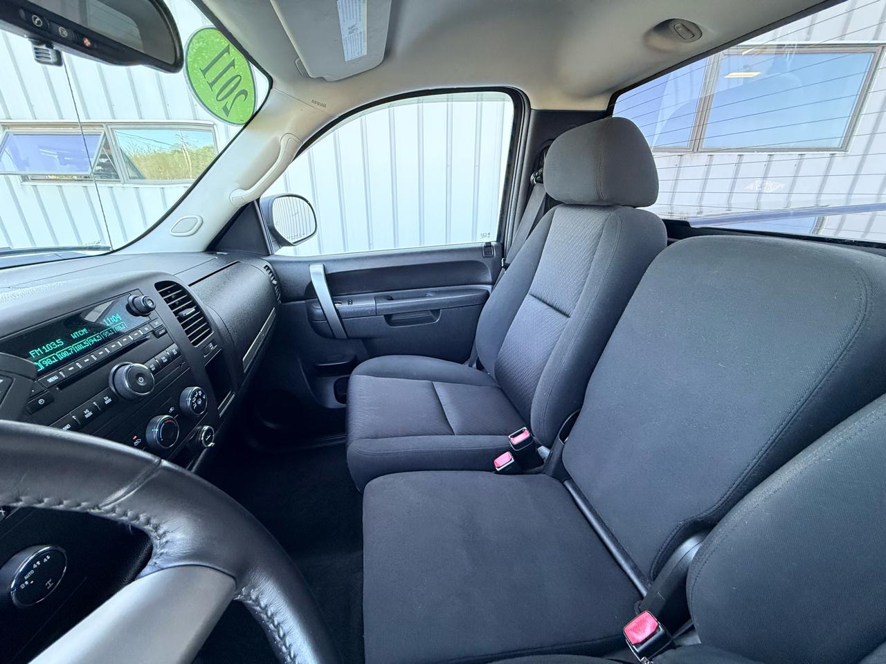 Chevrolet Silverado 1500 4WD Reg Cab 119.0" LT 2011