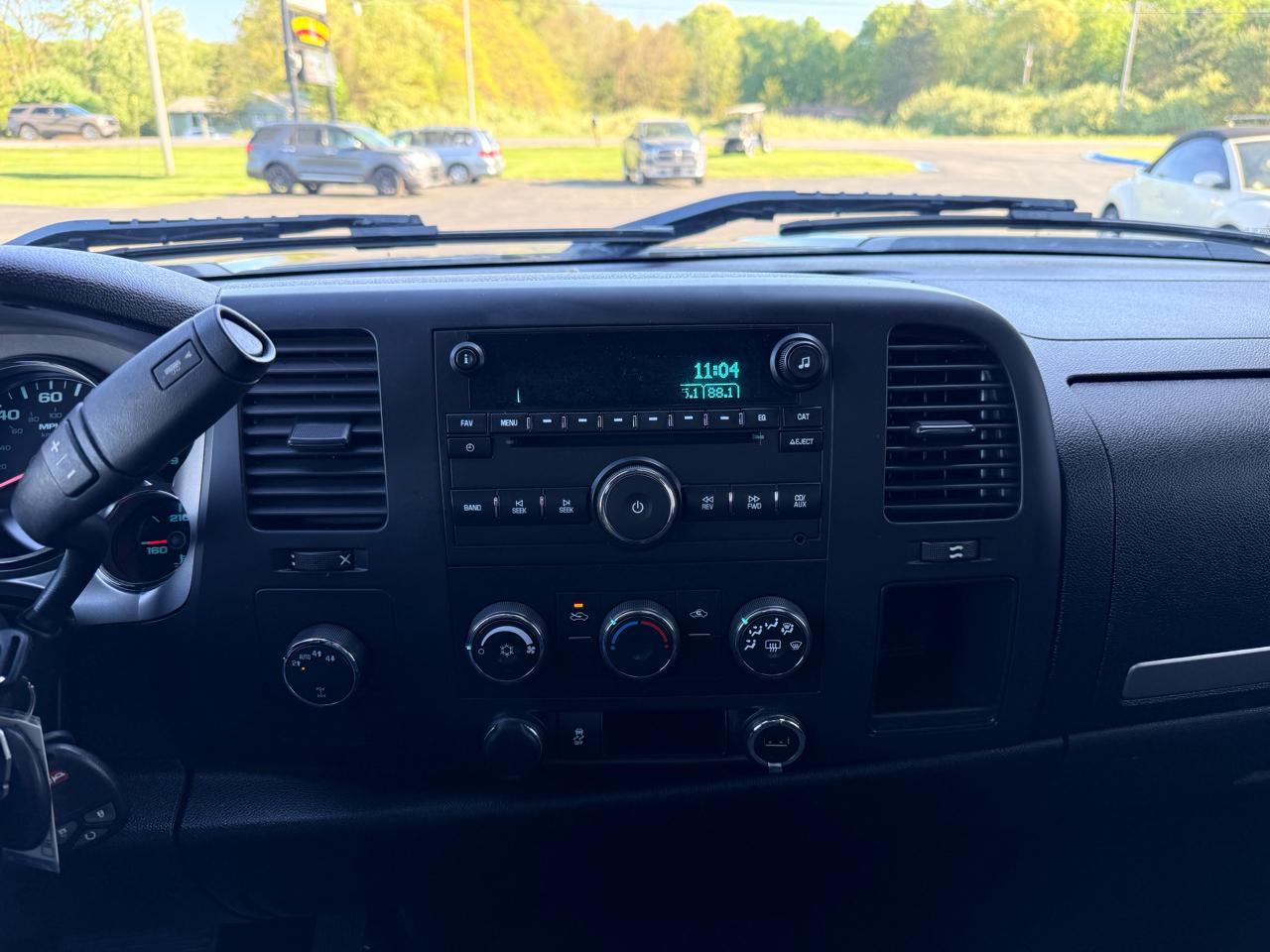 Chevrolet Silverado 1500 4WD Reg Cab 119.0" LT 2011