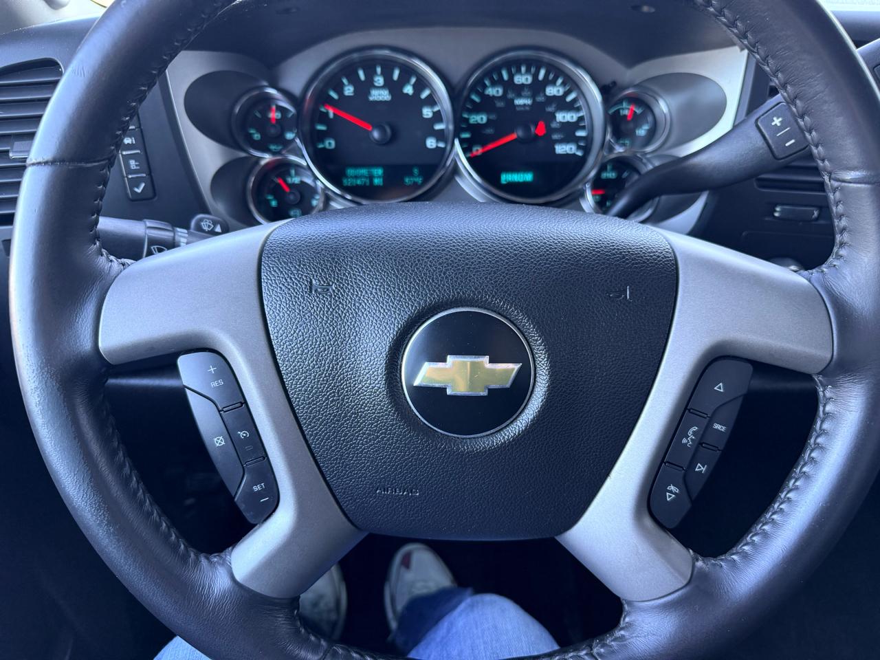 Chevrolet Silverado 1500 4WD Reg Cab 119.0" LT 2011