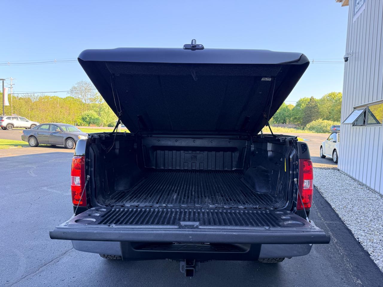 Chevrolet Silverado 1500 4WD Reg Cab 119.0" LT 2011