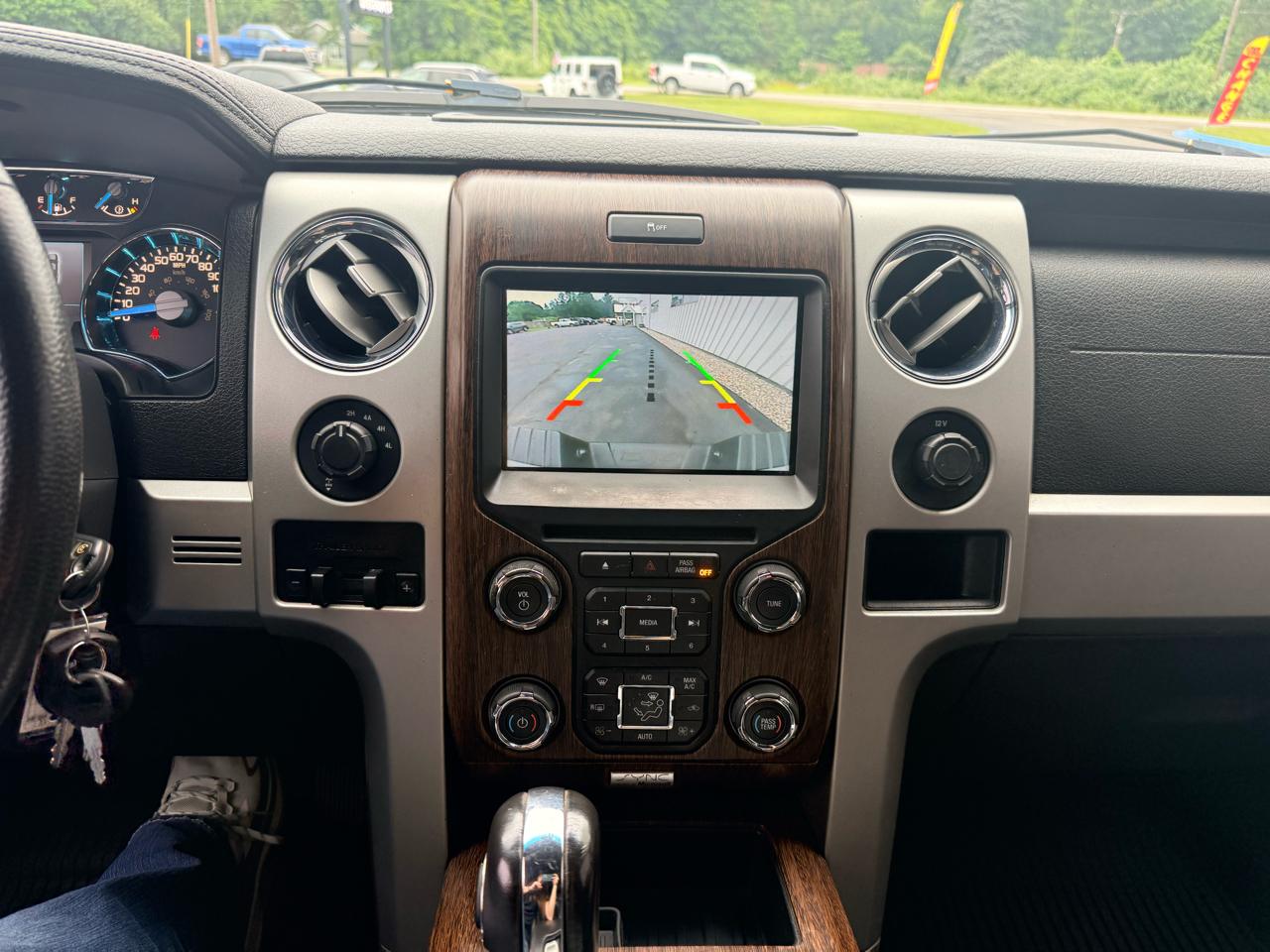 Ford F-150 4WD SuperCrew 145" Lariat 2014