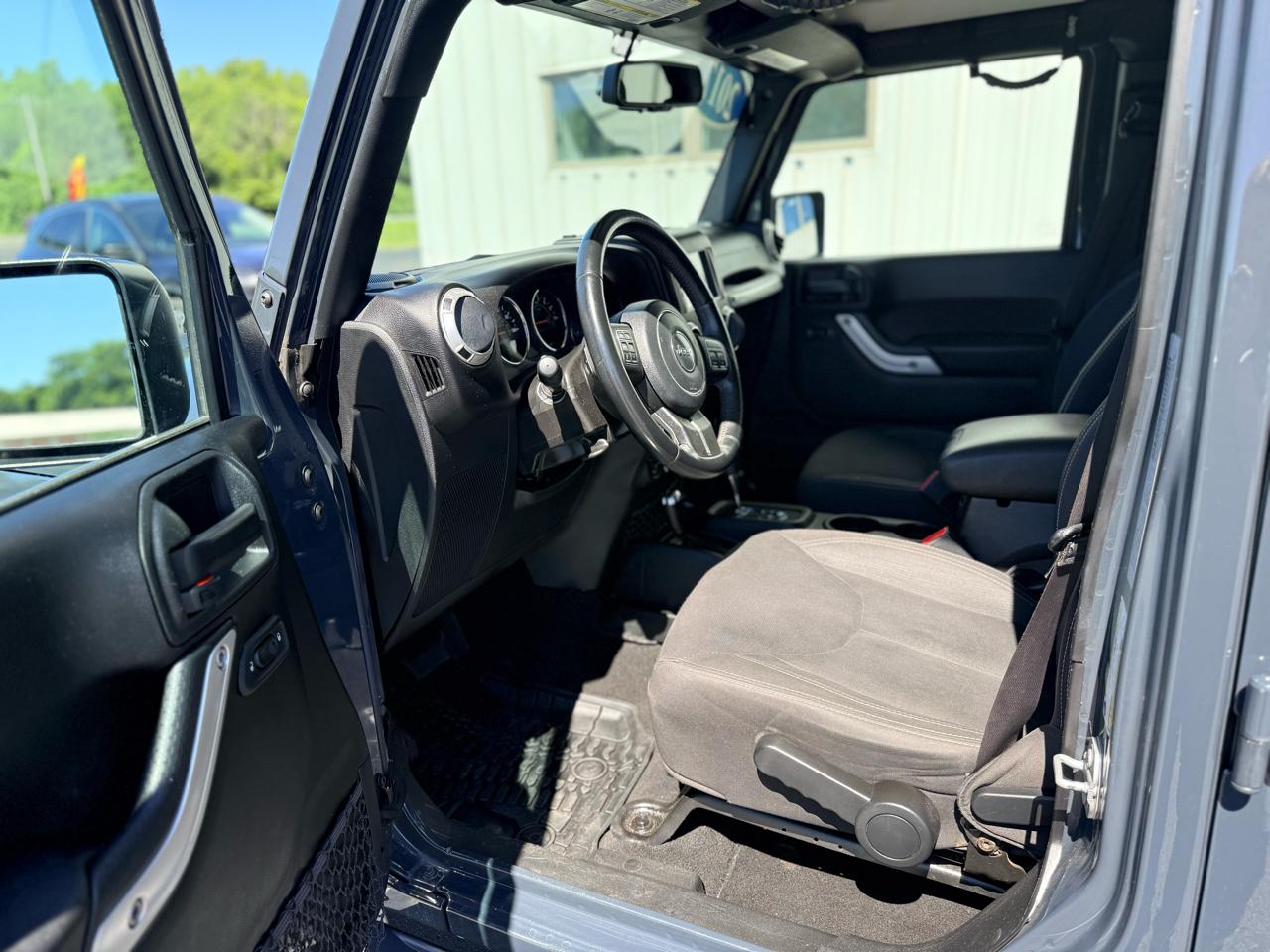2017 Jeep Wrangler Unlimited Sahara - Photo 10