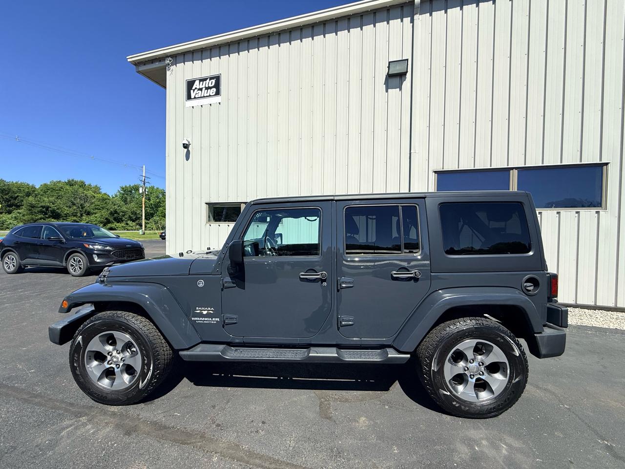 2017 Jeep Wrangler Unlimited Sahara - Photo 9