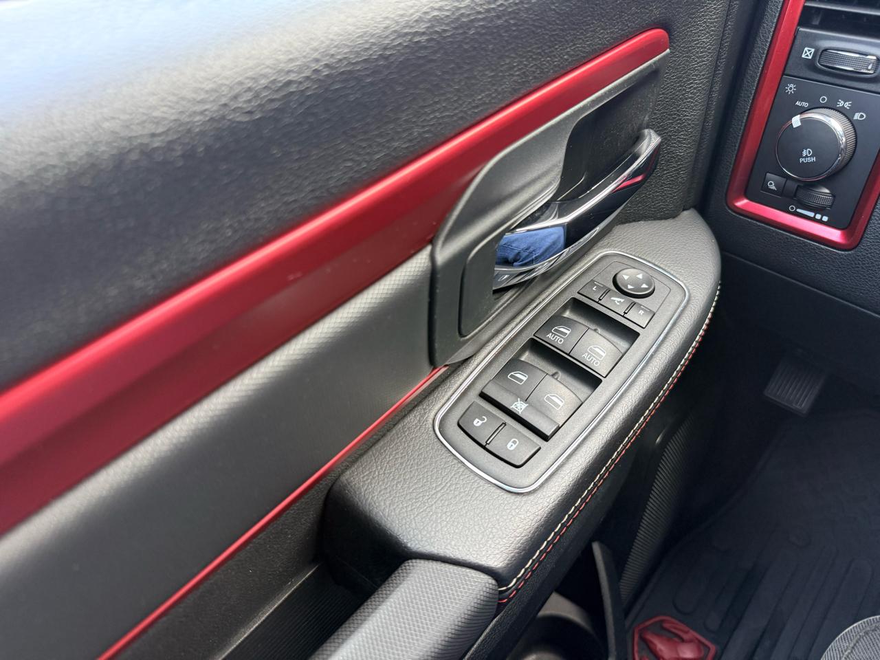RAM 1500 Rebel 4x4 Crew Cab 5'7" Box 2017