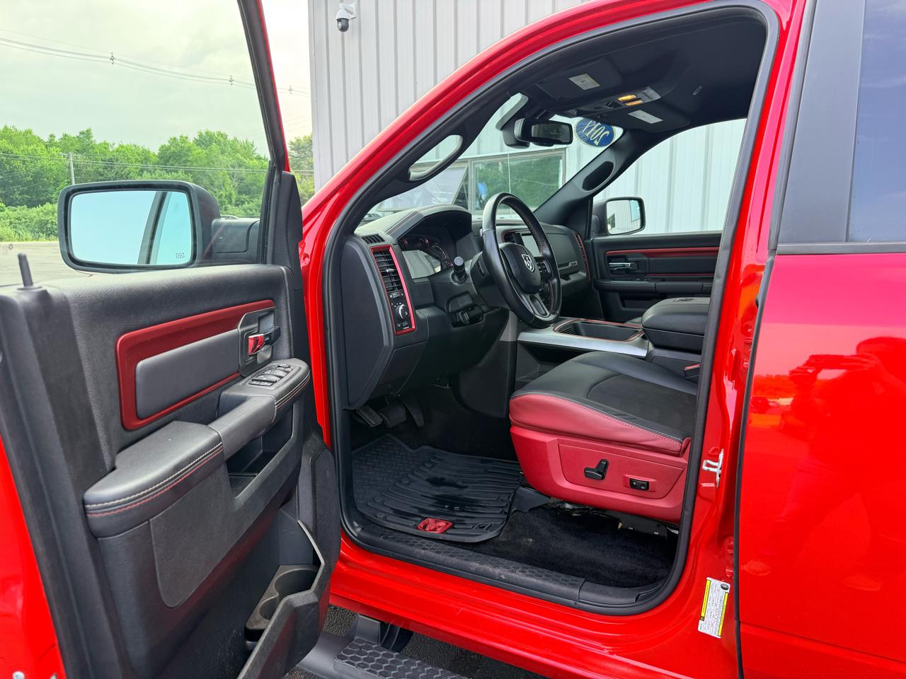 RAM 1500 Rebel 4x4 Crew Cab 5'7" Box 2017