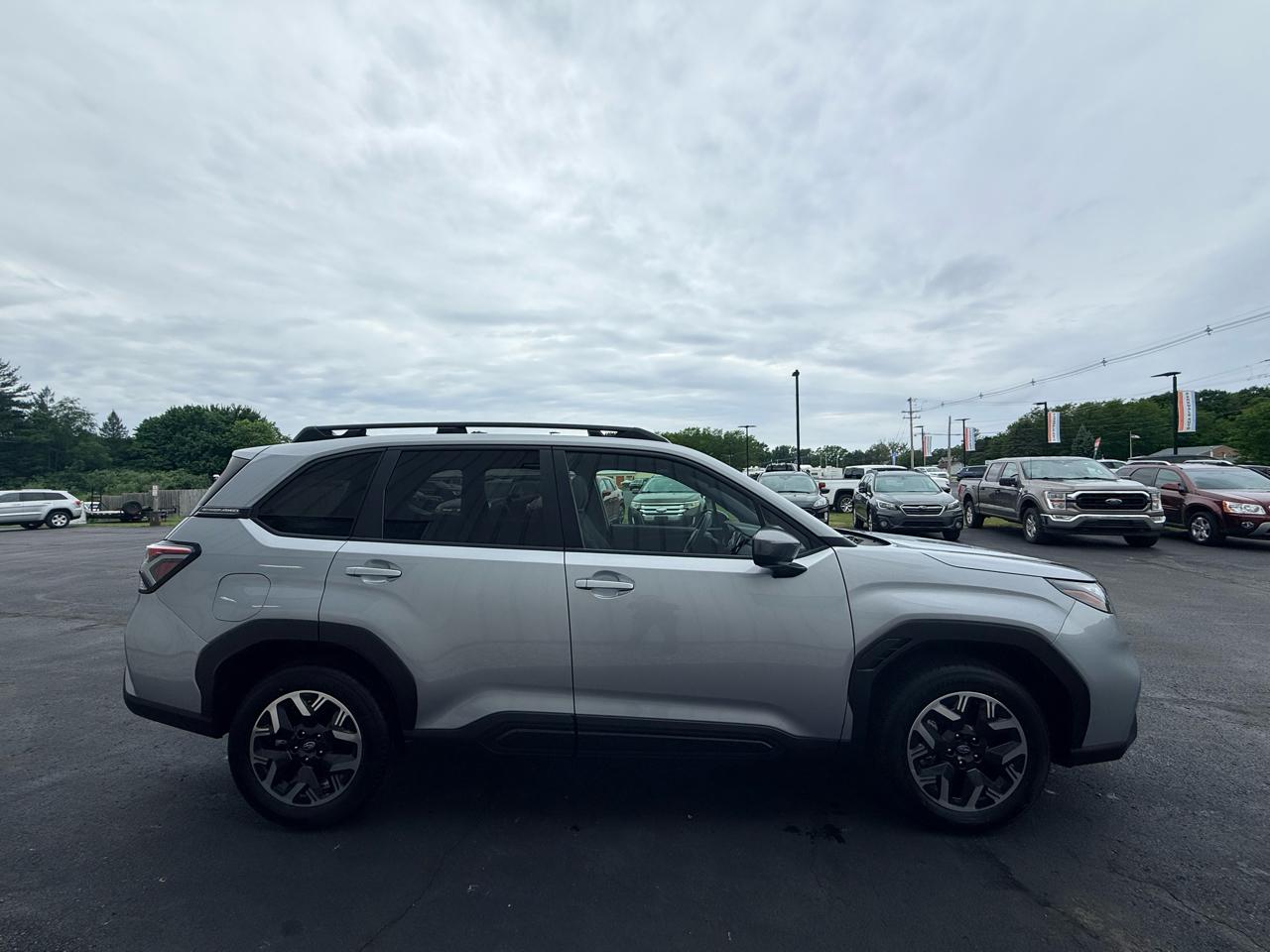 Subaru Forester Premium AWD 2025