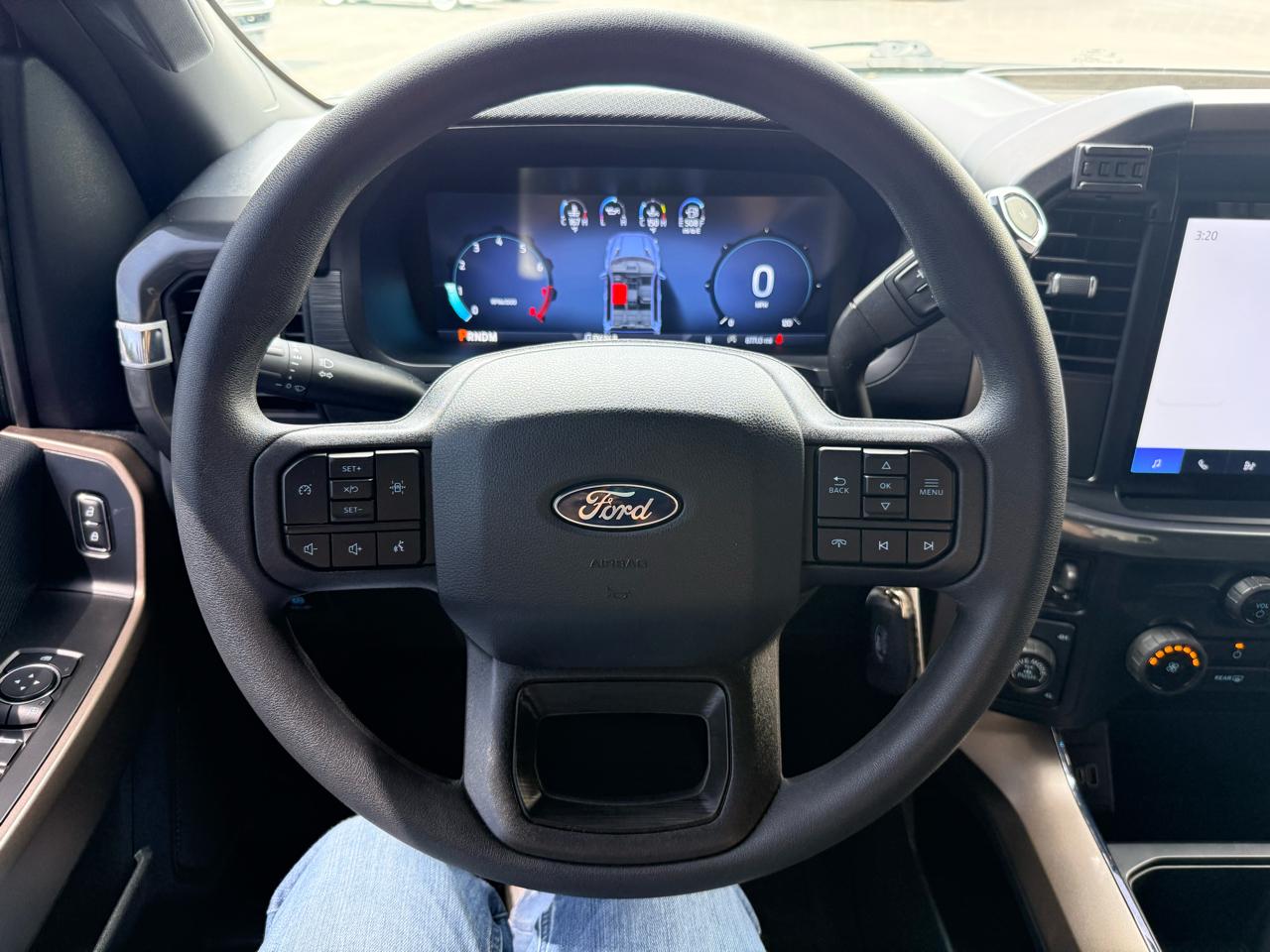 Ford F-150 FX4 SuperCrew 4x4 2025