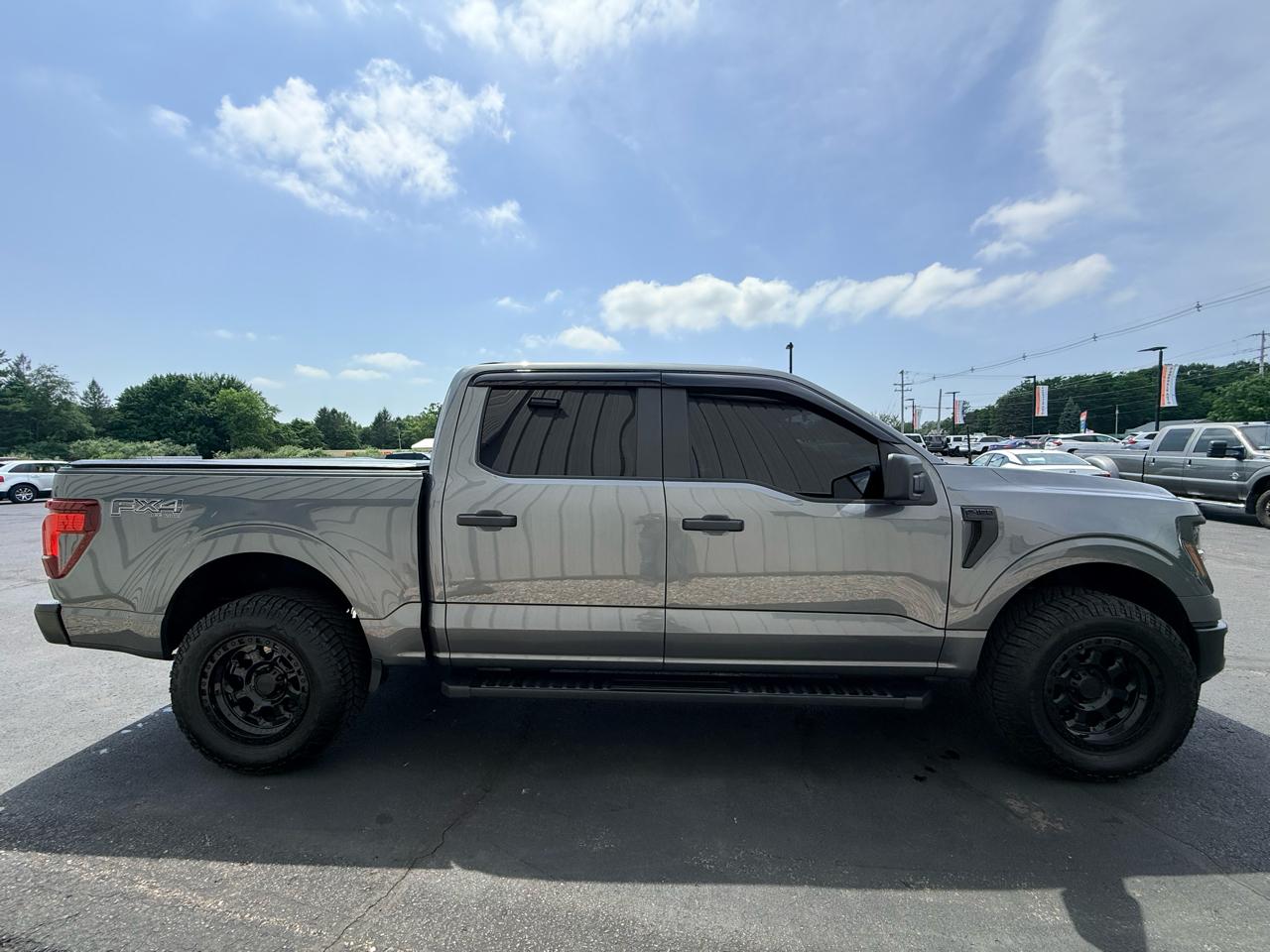 Ford F-150 FX4 SuperCrew 4x4 2025