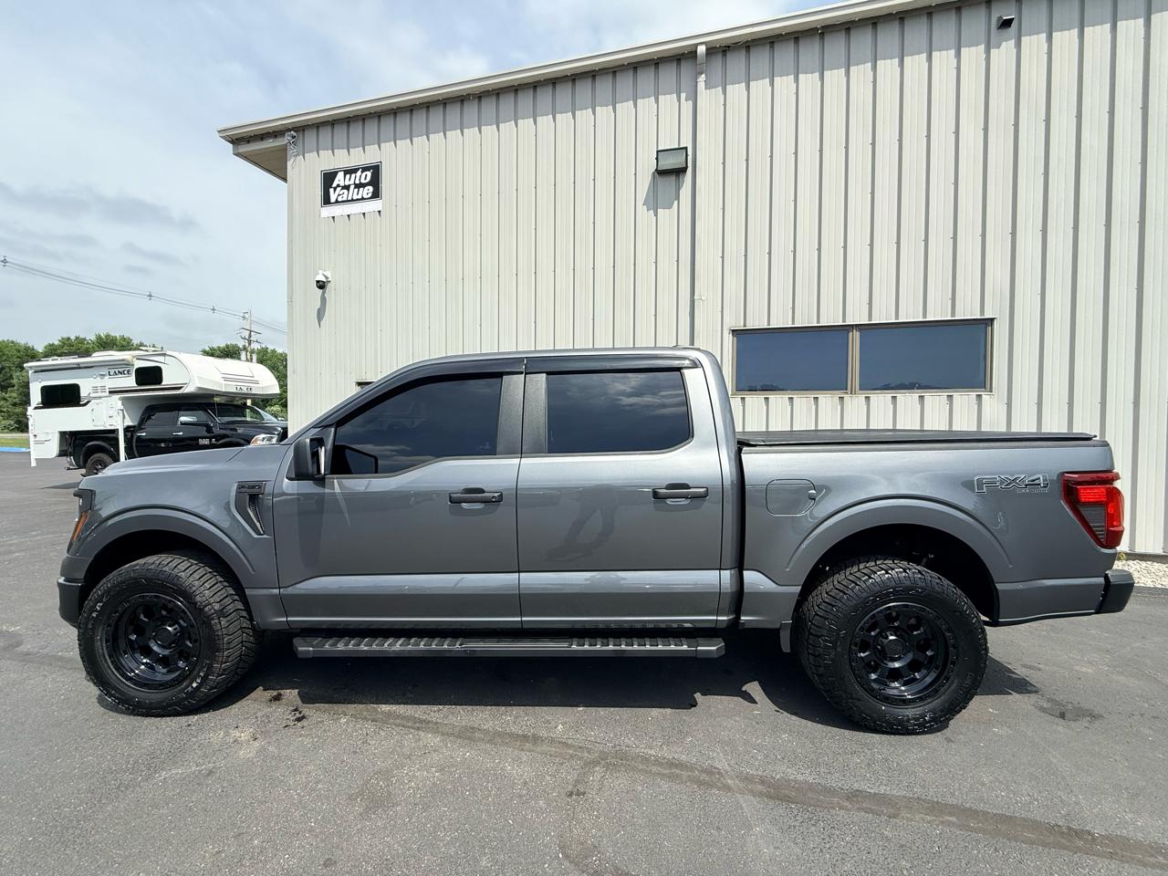 Ford F-150 FX4 SuperCrew 4x4 2025