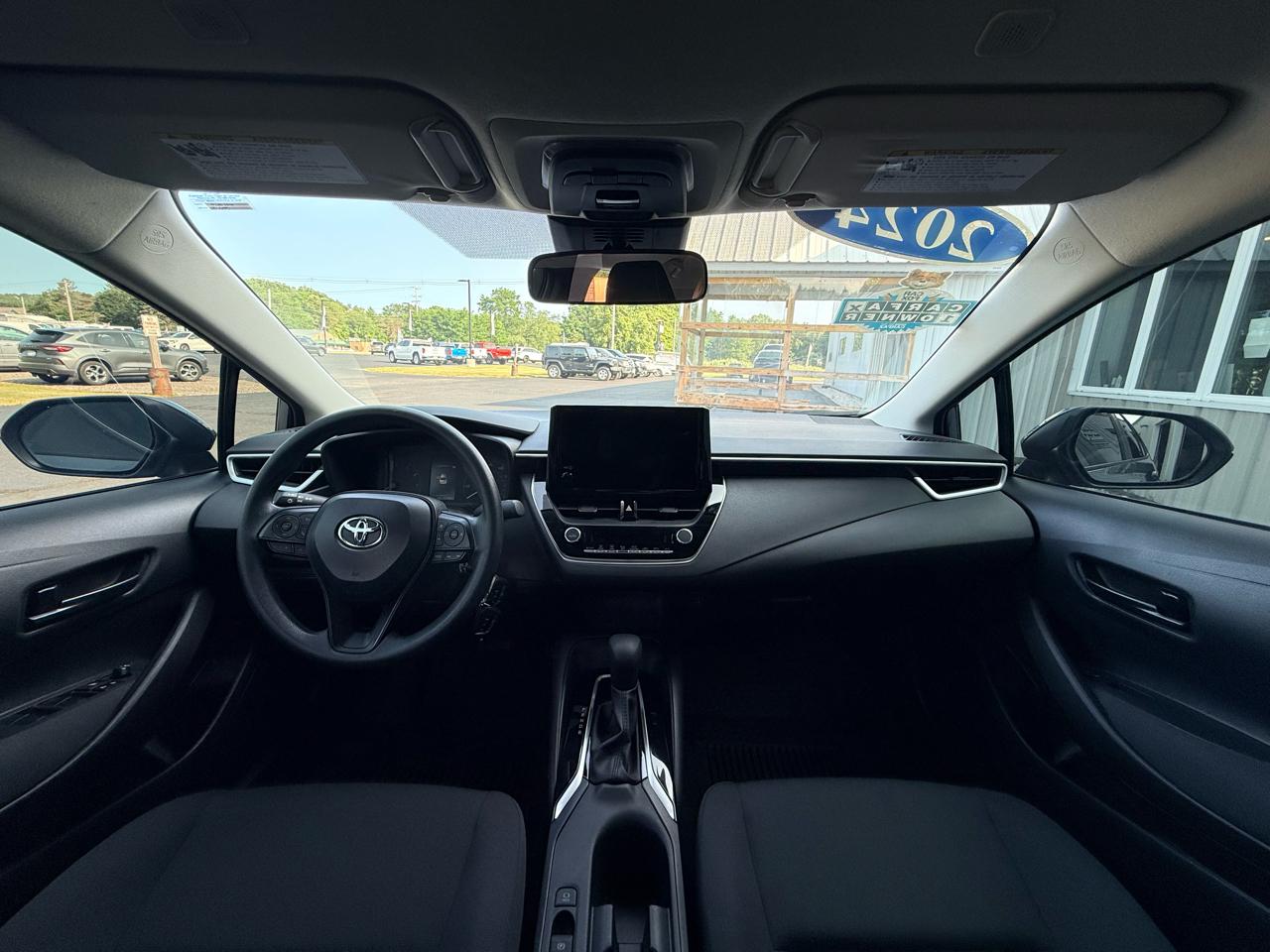 Toyota Corolla LE CVT (Natl) 2024