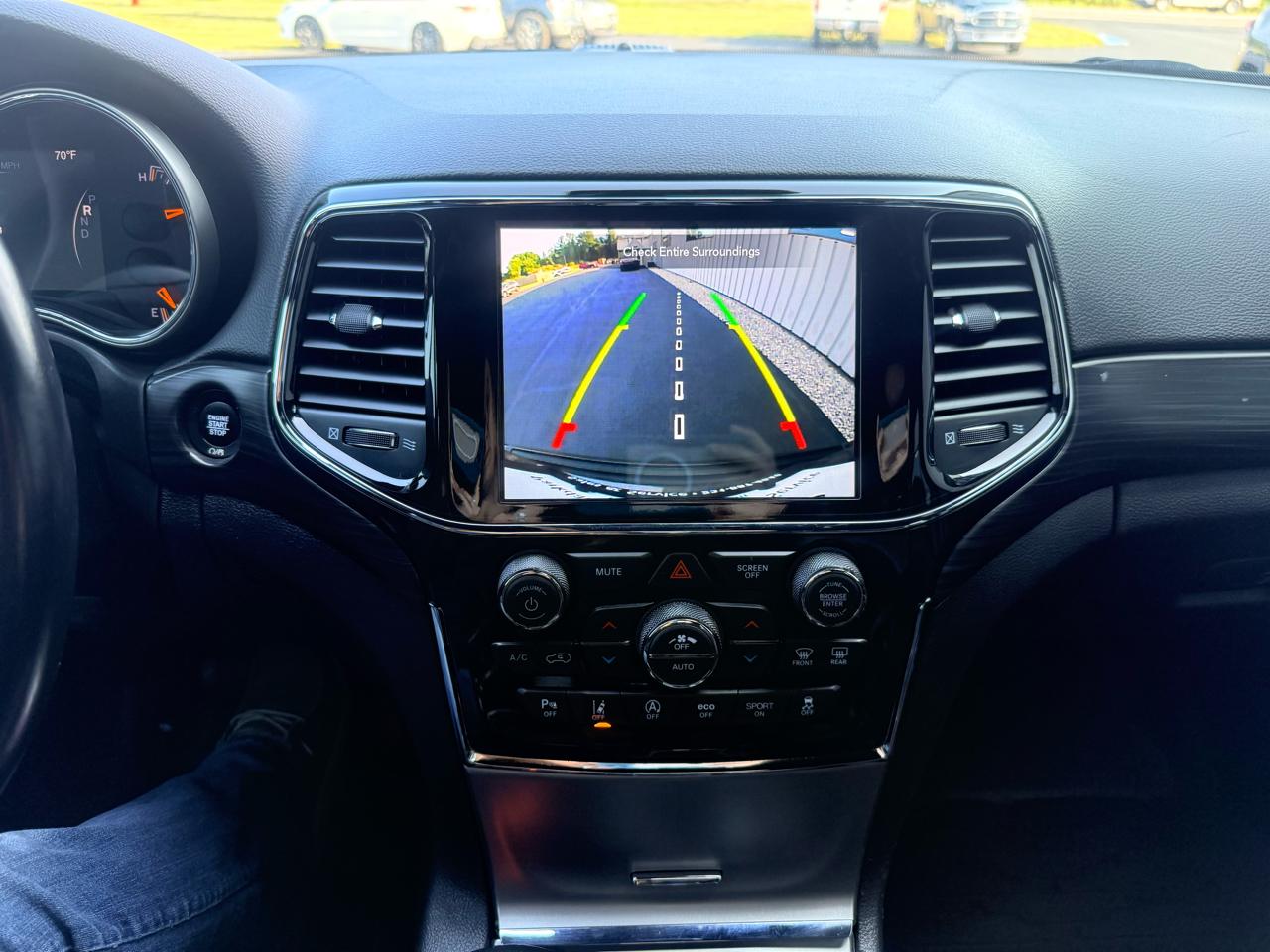 Jeep Grand Cherokee Laredo 4WD 2021