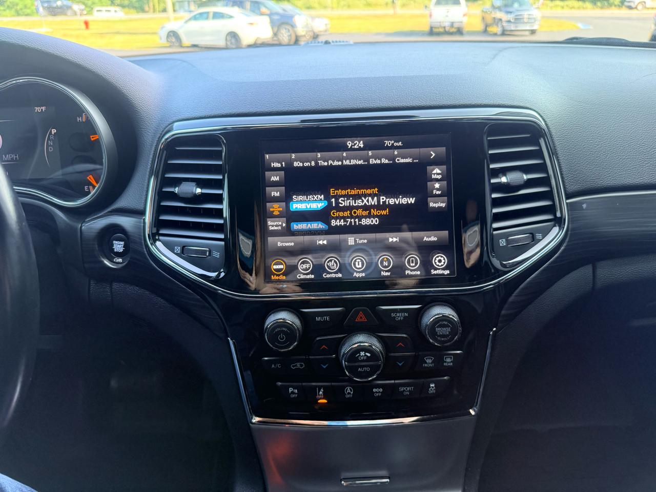 Jeep Grand Cherokee Laredo 4WD 2021
