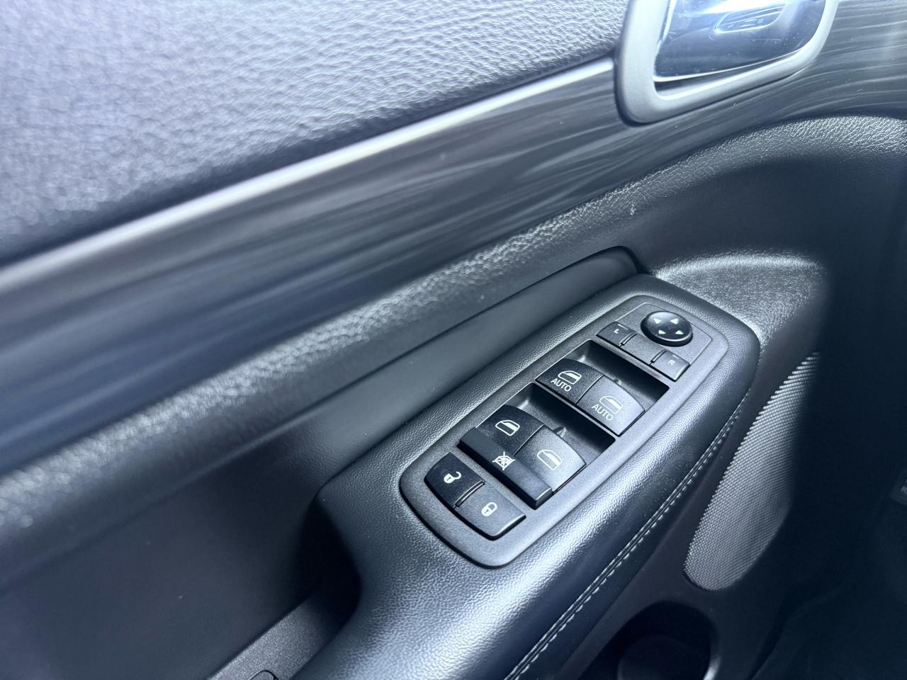 Jeep Grand Cherokee Laredo 4WD 2021