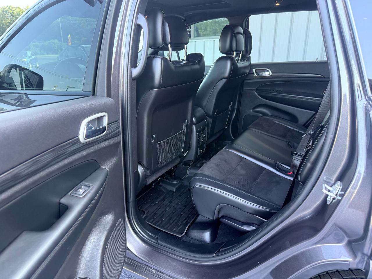 Jeep Grand Cherokee Laredo 4WD 2021
