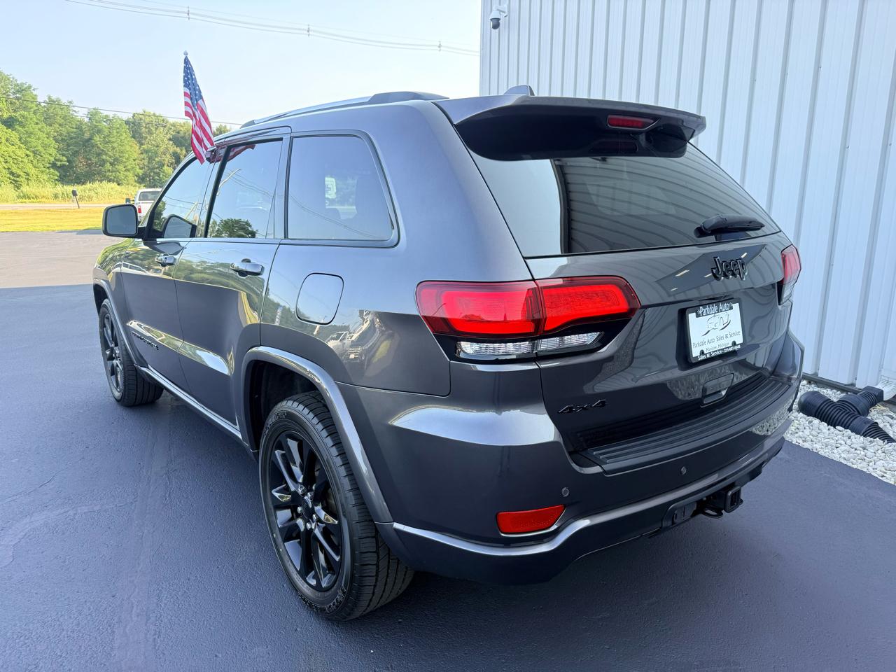 Jeep Grand Cherokee Laredo 4WD 2021