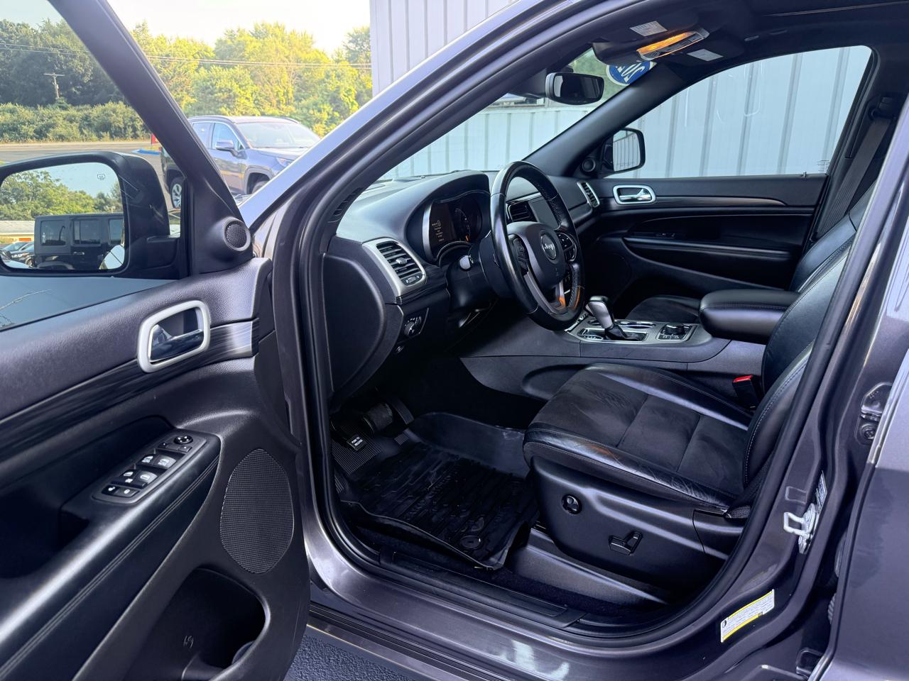 Jeep Grand Cherokee Laredo 4WD 2021