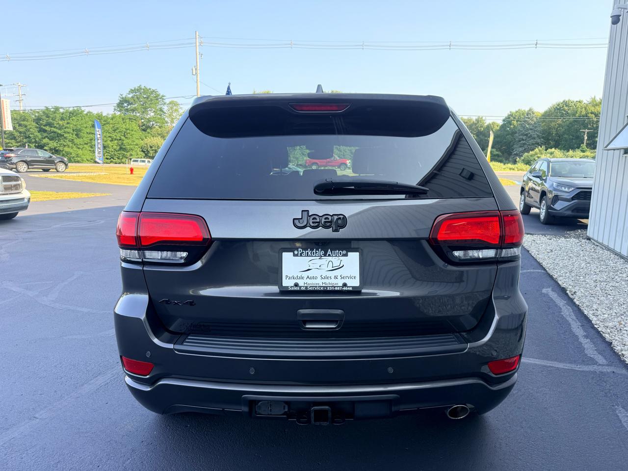 Jeep Grand Cherokee Laredo 4WD 2021